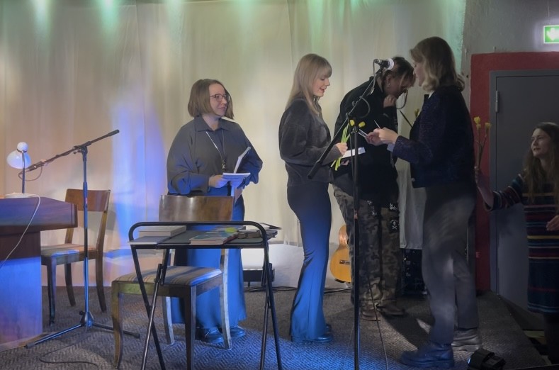 Selle õppeaasta vältel on Viljandis toimunud vabade kunstide õhtute sari „-VIIS”, kus on osalenud ka meie oma kooli kunstnikud. III aasta õpilased esitasid hing